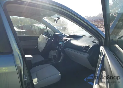 2018 Subaru Forester 2.5I Premium z USA, uszkodzony, nr VIN JF2SJAEC8JH573974